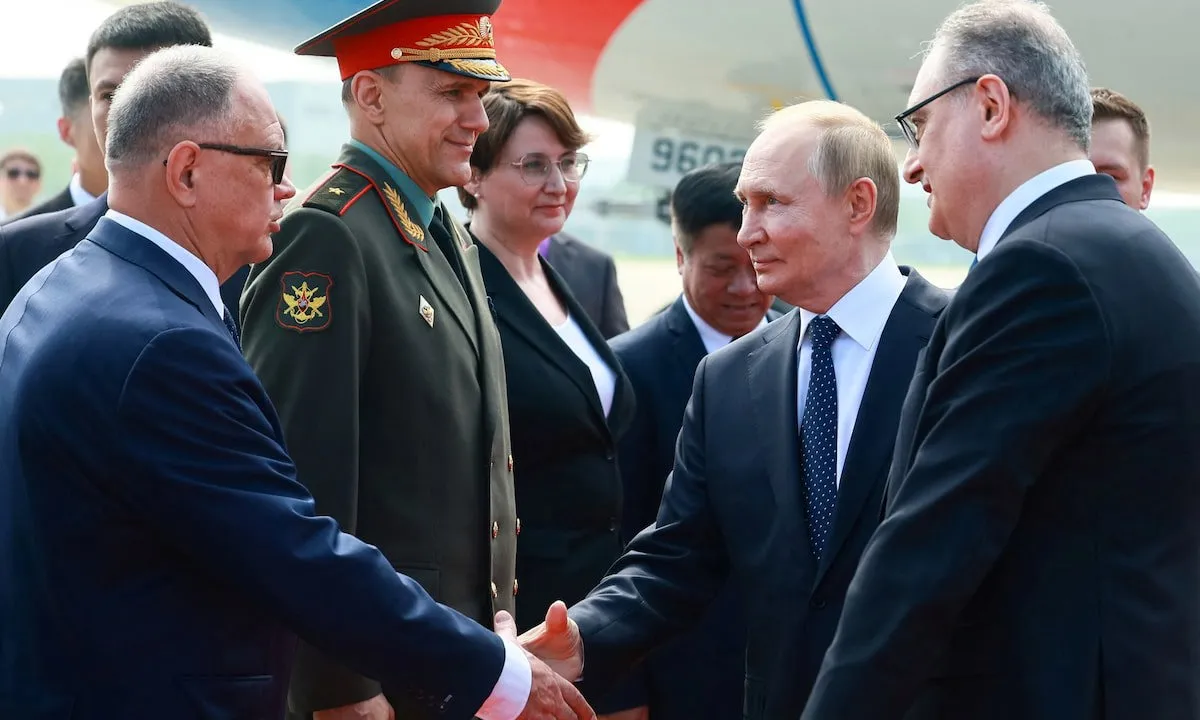 Tổng thống Nga Putin đến Bắc Kinh dự Hội nghị thượng đỉnh SCO