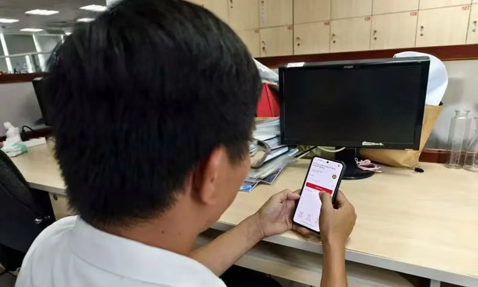 Công an TPHCM hướng dẫn nhận quà Tết Độc lập qua VNeID và tại địa phương