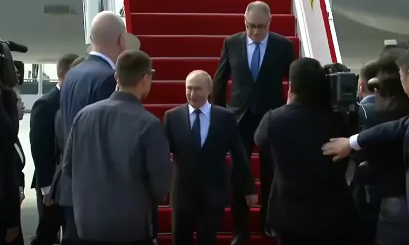 Video clip: Tổng thống Nga Putin đã đến Trung Quốc dự lễ kỷ niệm Ngày Chiến thắng