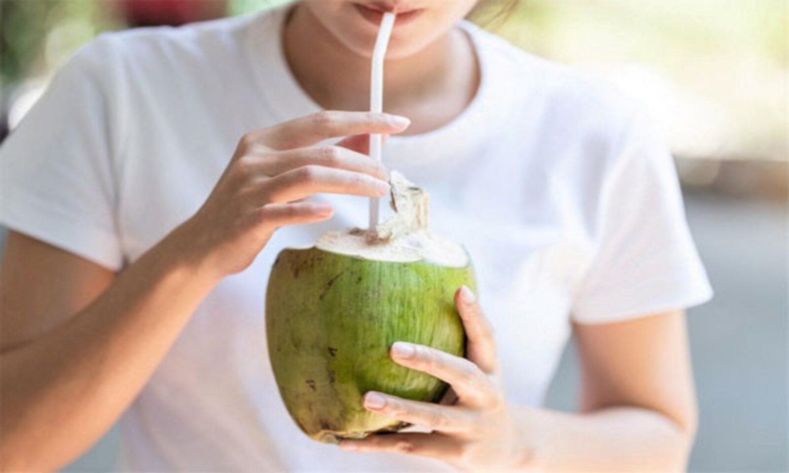 Những lợi ích của việc uống nước dừa tươi vào buổi sáng