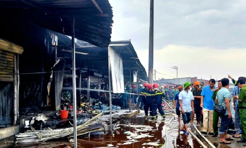 Khởi tố, bắt tạm giam nghi phạm đốt nhà làm cháy chợ Thanh Tùng 