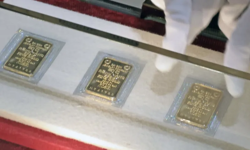 Giá vàng vượt 130 triệu đồng/lượng