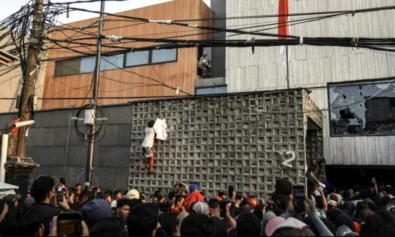 Trung Quốc cảnh báo công dân ở Indonesia và Philippines