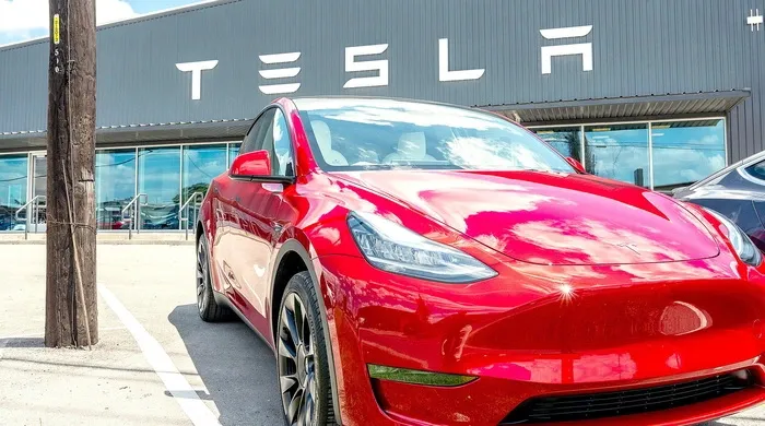 nd23704-tesla-model-y-read-only-1688694324132302305468-165-0-1212-2000-crop-1688694415405875284847