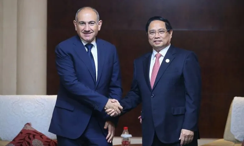 Thủ tướng Phạm Minh Chính hội kiến Thủ tướng Armenia, thúc đẩy quan hệ song phương
