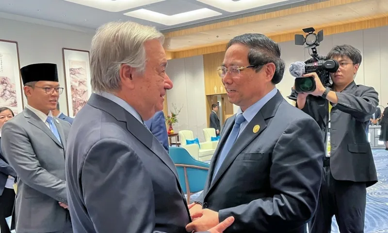 Thủ tướng Phạm Minh Chính gặp Tổng Thư ký Antonio Guterres