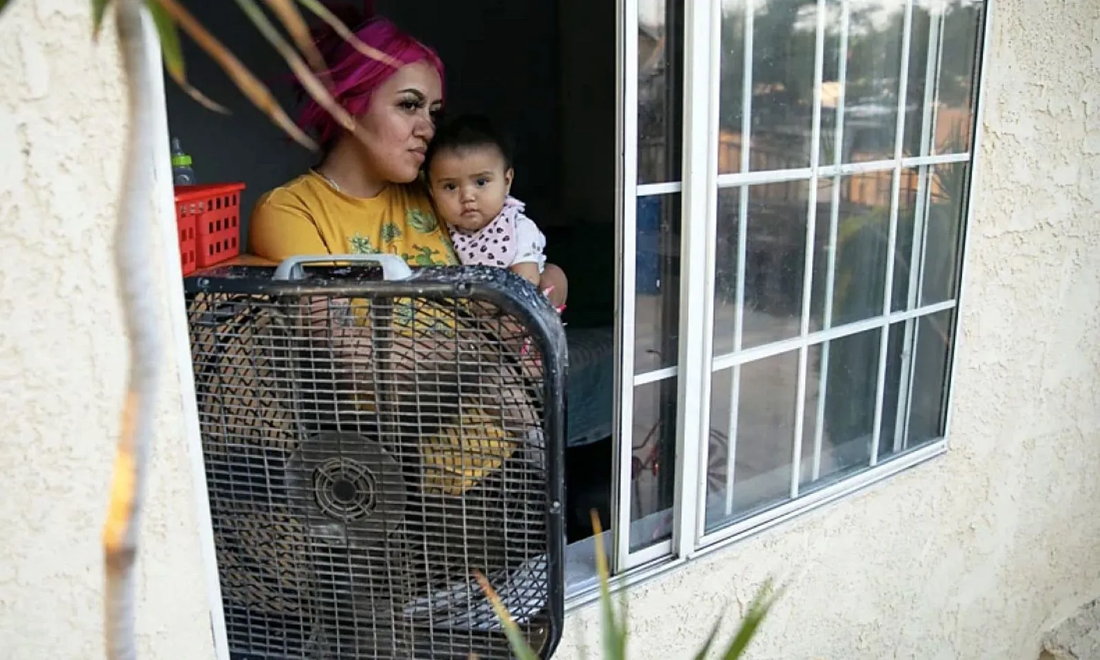 Nhiều người Mỹ không dám bật điều hòa giữa nắng nóng kỷ lục