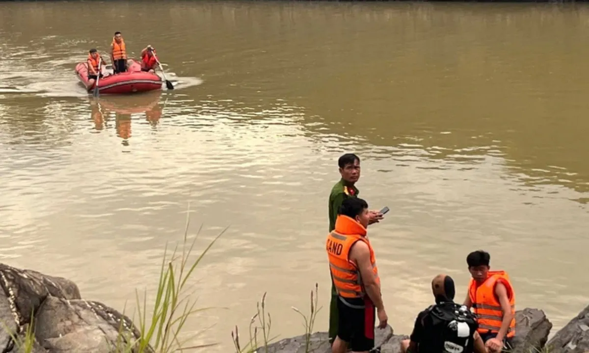 Đắk Lắk: 3 thanh thiếu niên mất tích dưới hồ Cá Sấu