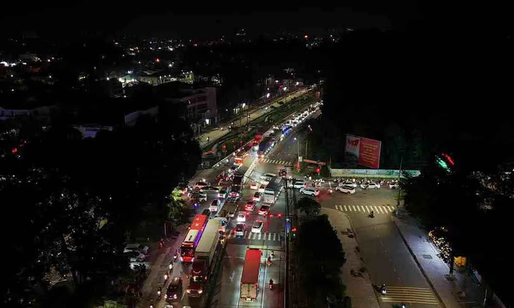 Ùn tắc giao thông nghiêm trọng trên Quốc lộ 1 qua Đồng Nai sau kỳ nghỉ lễ