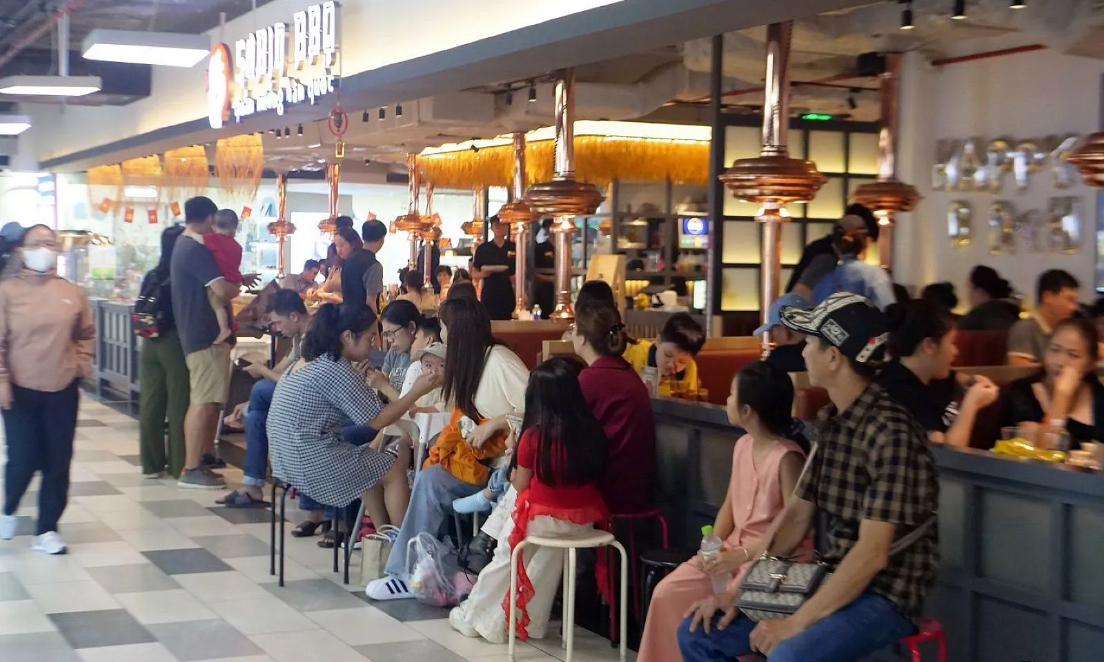 TPHCM: Trung tâm thương mại, siêu thị kín khách trong ngày Quốc Khánh 2/9