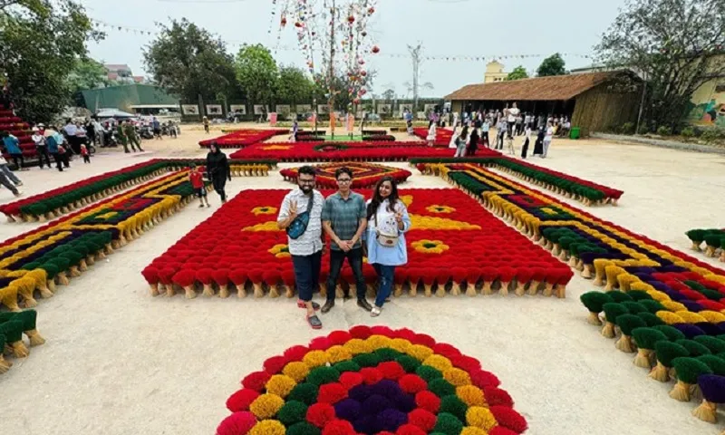 du khách du lịch Hà Nội - Ảnh V