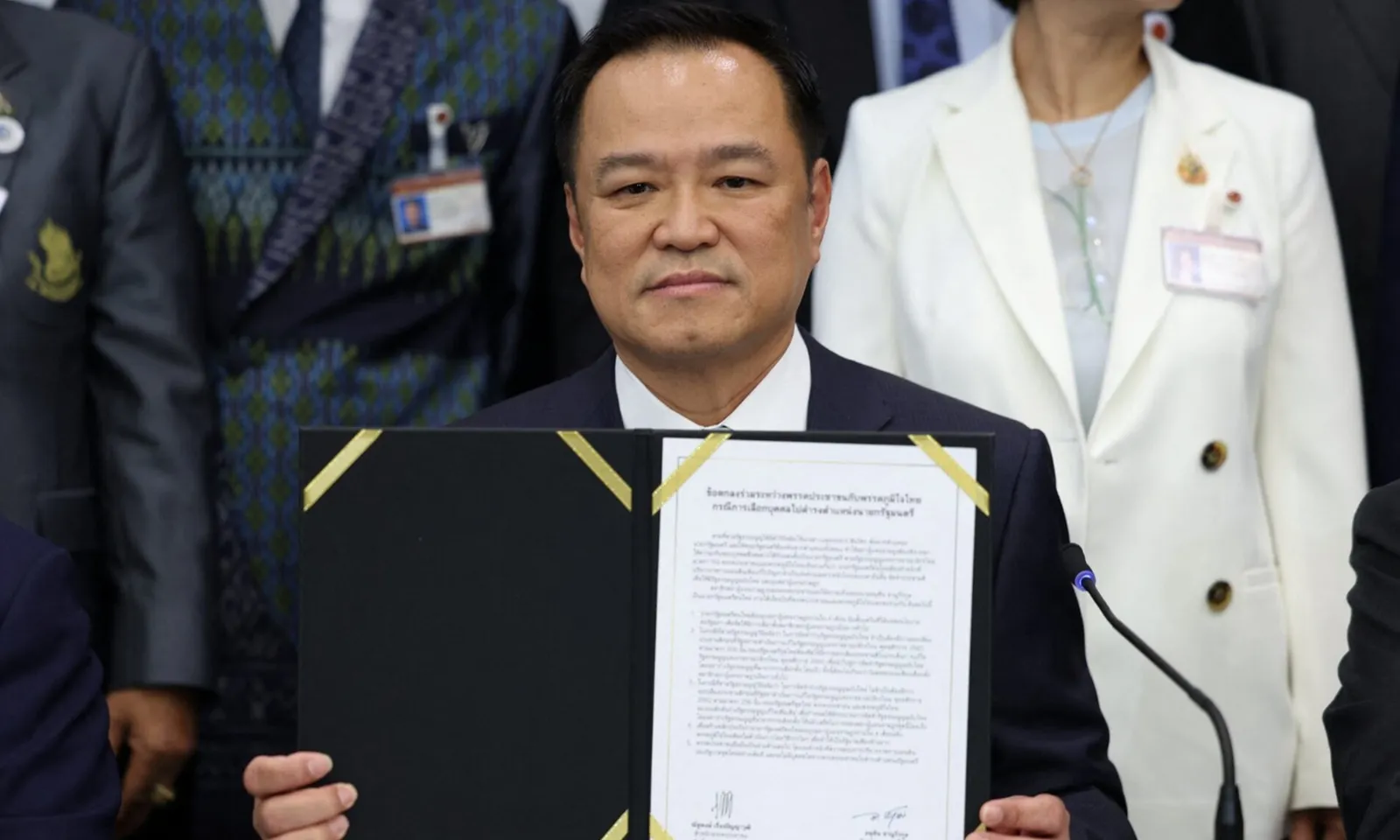 Quyền Thủ tướng Thái Lan xin giải tán quốc hội