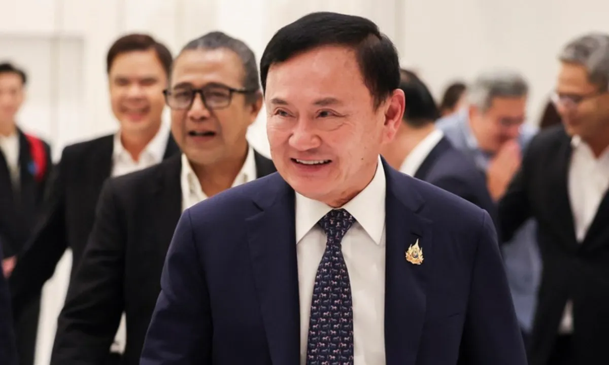Ông Thaksin bất ngờ rời Thái Lan trước thềm bầu thủ tướng mới