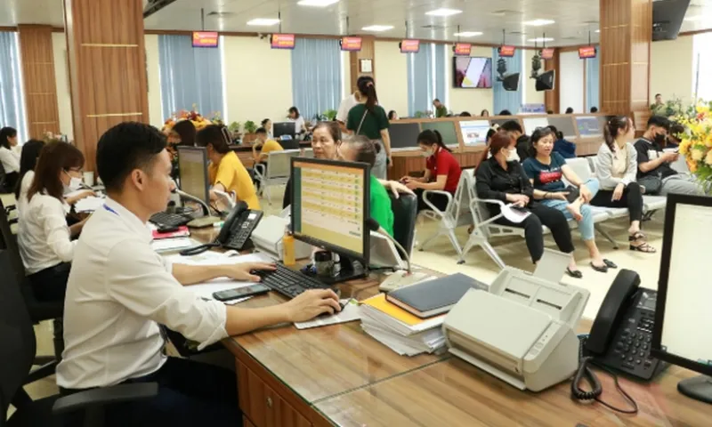 Chính phủ yêu cầu sắp xếp cán bộ hợp lý, khắc phục tình trạng mất cân đối