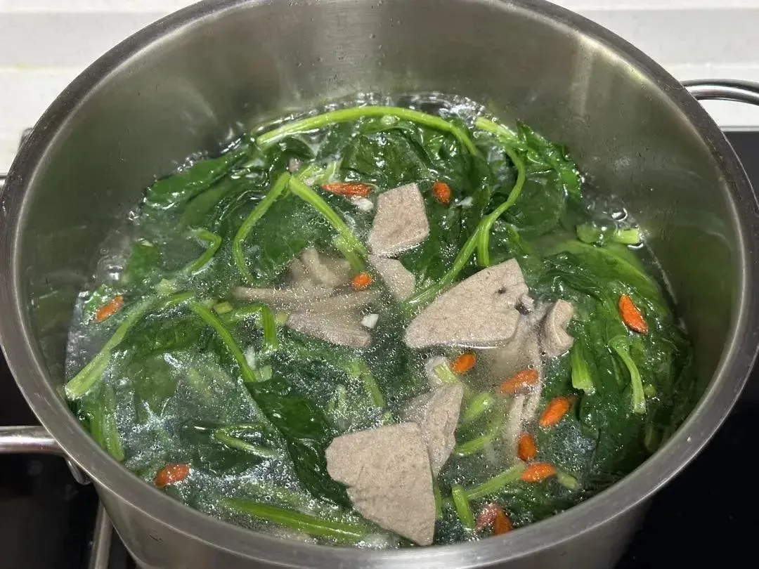 canh-gan-heo-1-1719566563430948966605