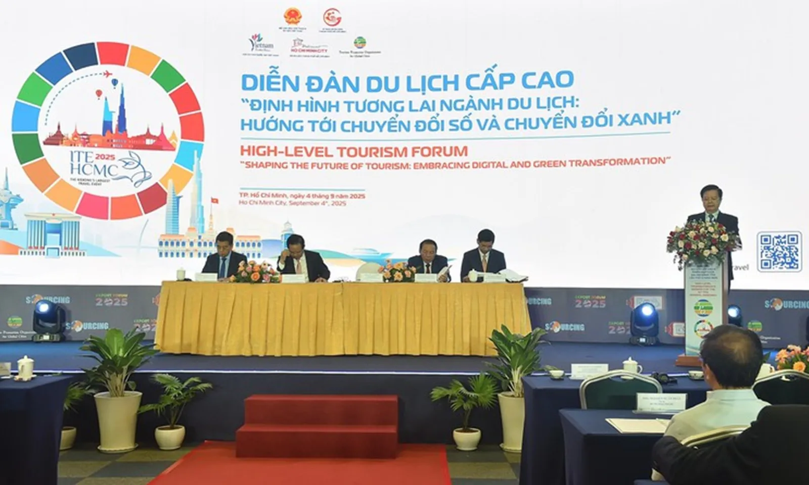 Chuyển đổi số và chuyển đổi xanh: Chìa khóa vàng phát triển du lịch bền vững