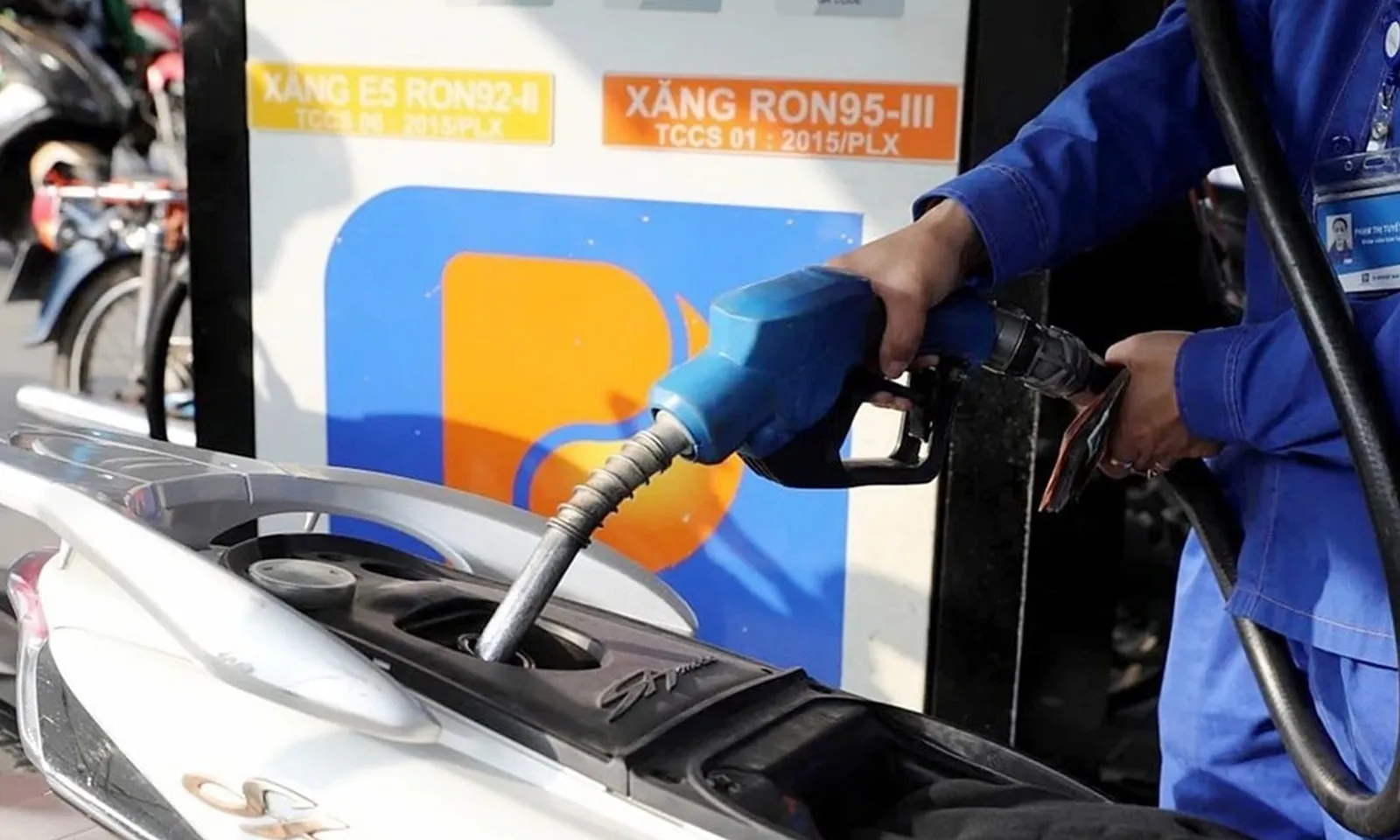 Giá xăng dầu tăng