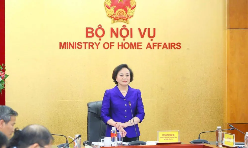 Bộ Nội vụ báo cáo Bộ Chính trị về lương, phụ cấp trong tháng 9