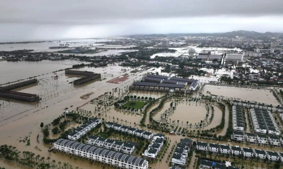 Biển Đông sắp đón 5-7 cơn bão, Trung Bộ mưa lũ lớn