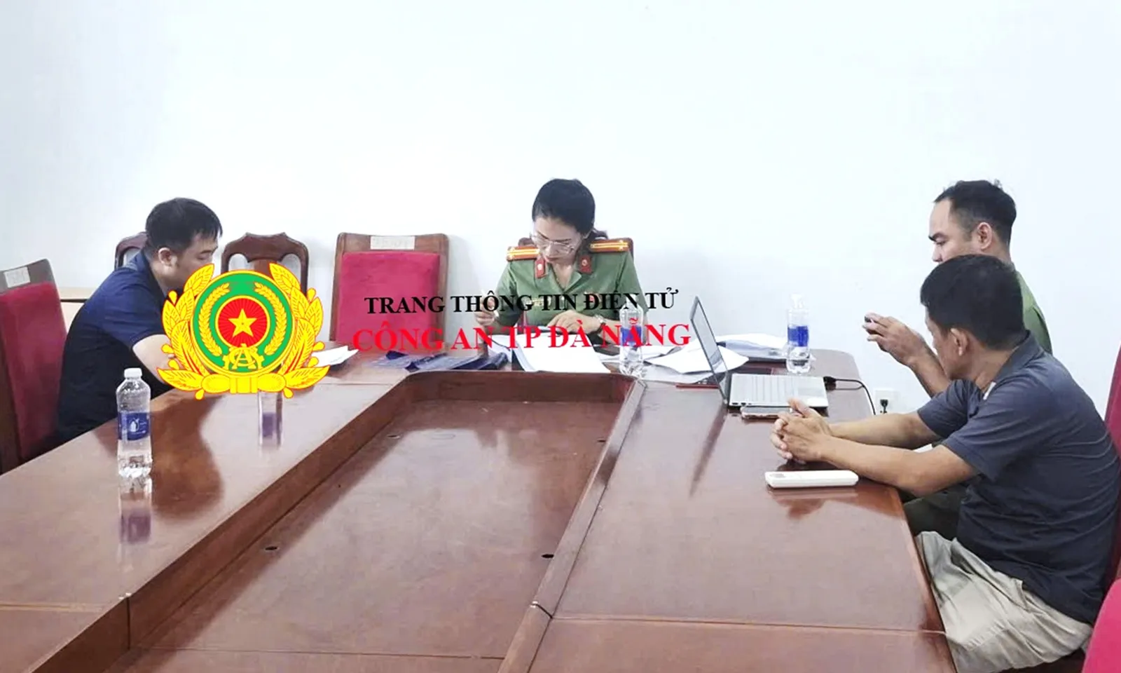 Mua, bán tài khoản ngân hàng, 2 người bị xử phạt 91 triệu đồng