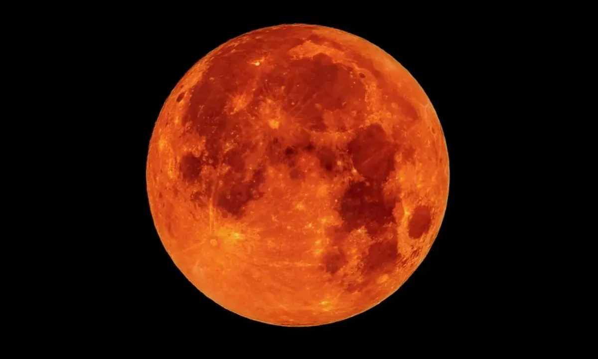 “Trăng máu” rực đỏ ngày 7-8/9/2025