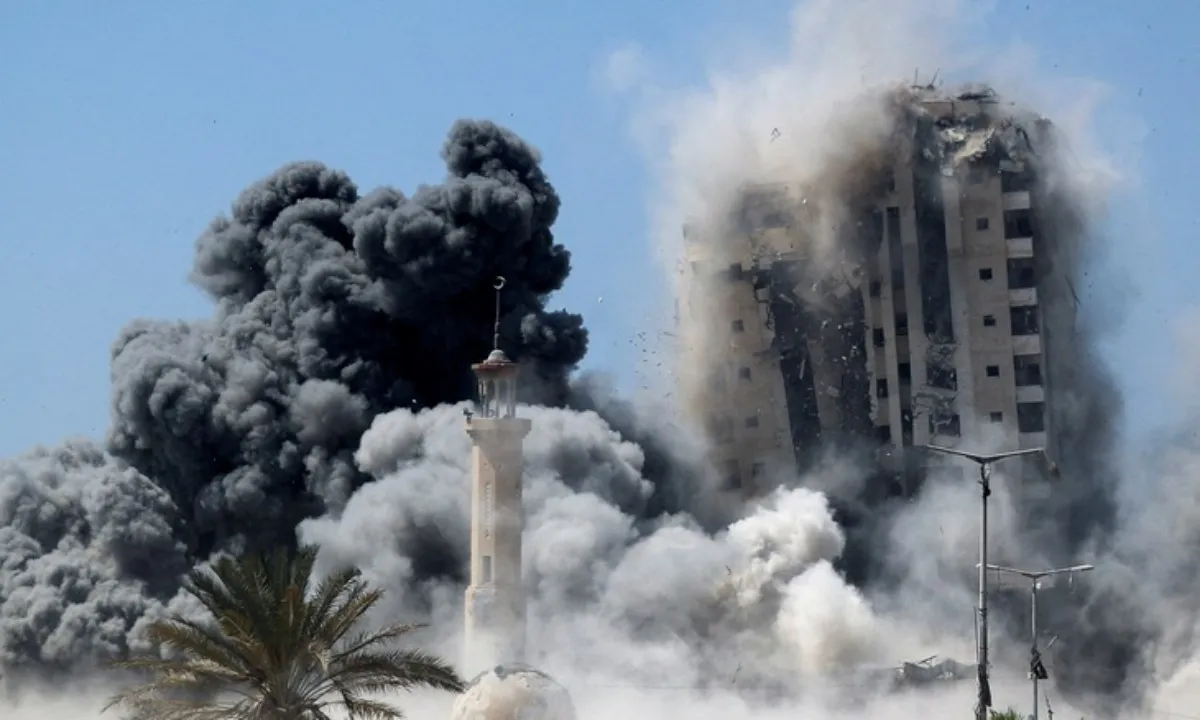 Israel không kích tòa tháp ở Gaza, ông Trump đàm phán ngầm với Hamas