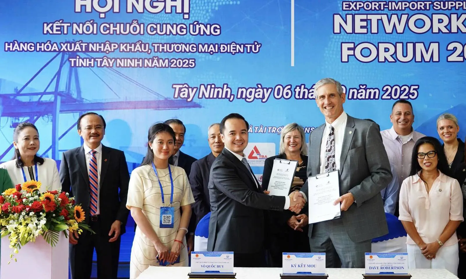 Cảng Quốc tế Long An ký thỏa thuận với Cảng Portland và Gothenburg 