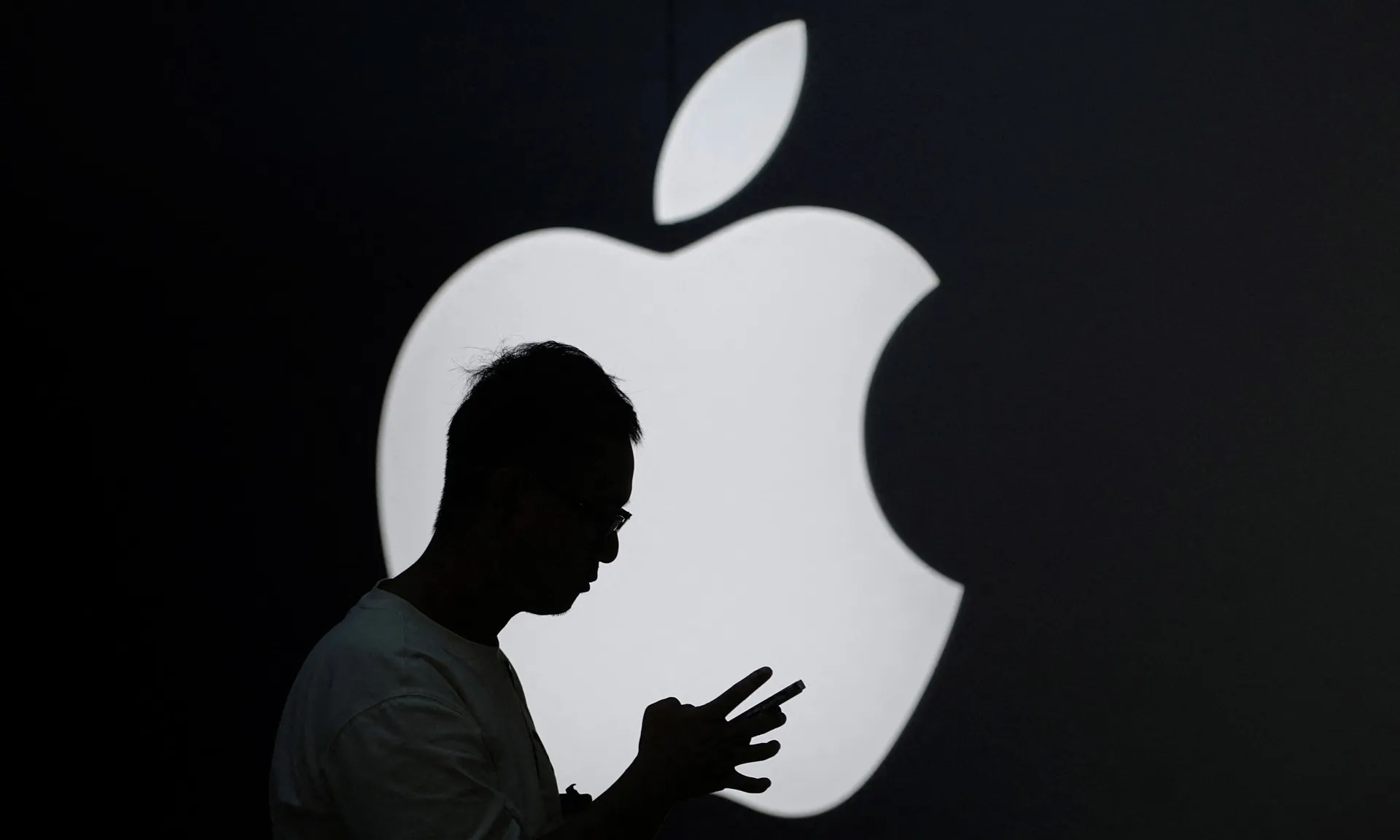 apple-060925