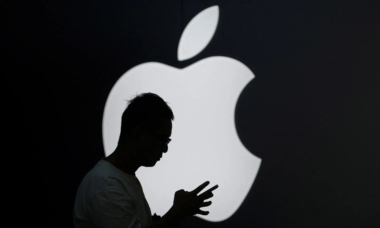 Apple bị các tác giả kiện vì sử dụng sách trong đào tạo AI