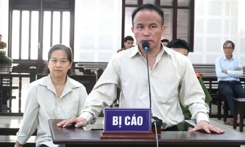 Bị cáo Võ Nhi tại tòa - Ảnh