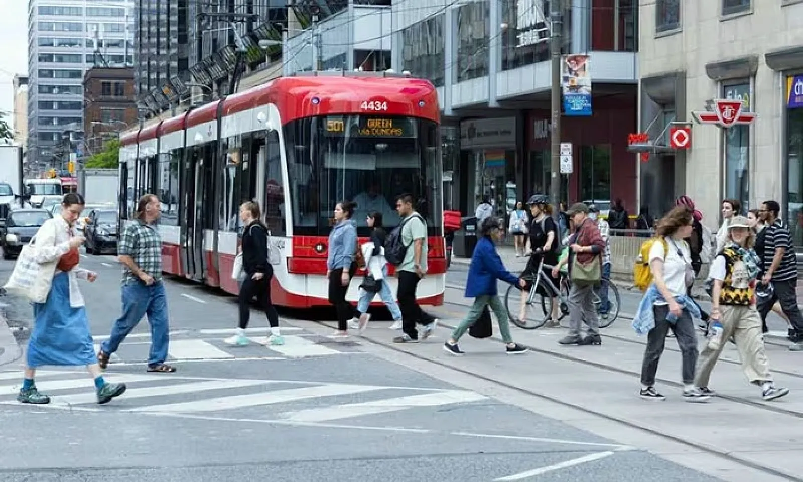 Canada tiếp tục siết chặt cấp phép cho du học sinh quốc tế