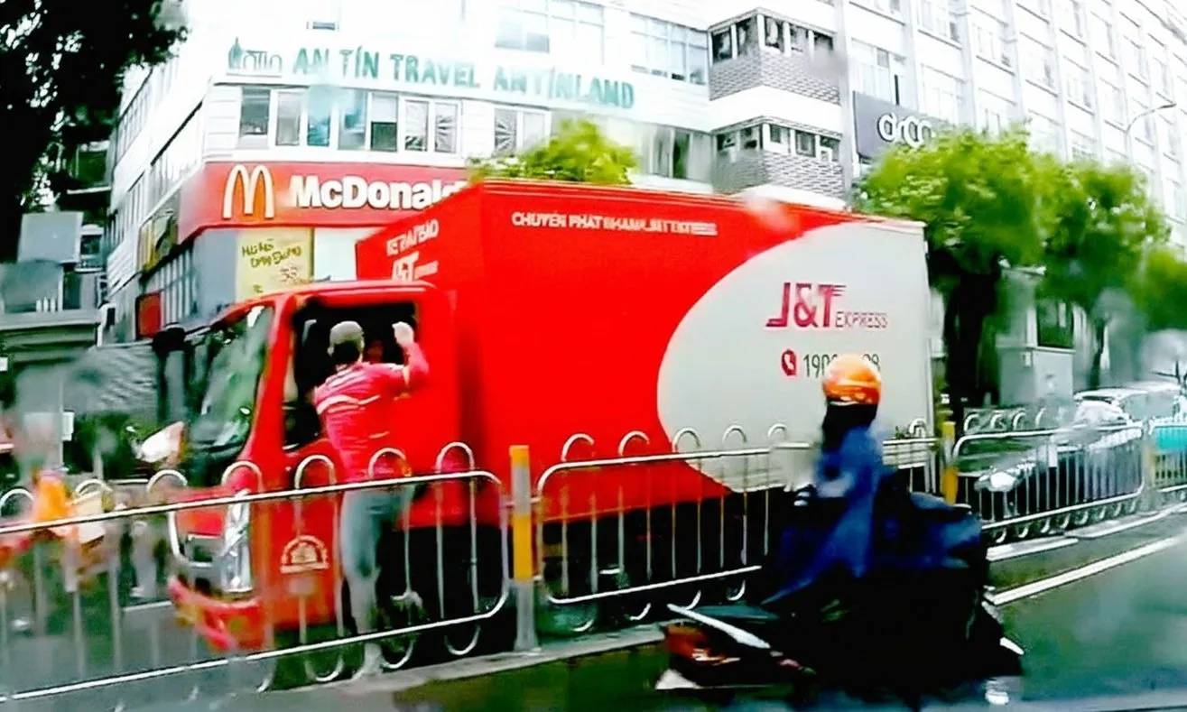 Công an TPHCM bắt giữ tài xế tấn công đồng nghiệp trên đường Hoàng Diệu