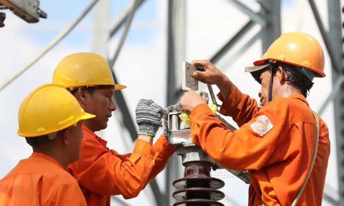 Giá điện hai thành phần sẽ thí điểm từ 2026