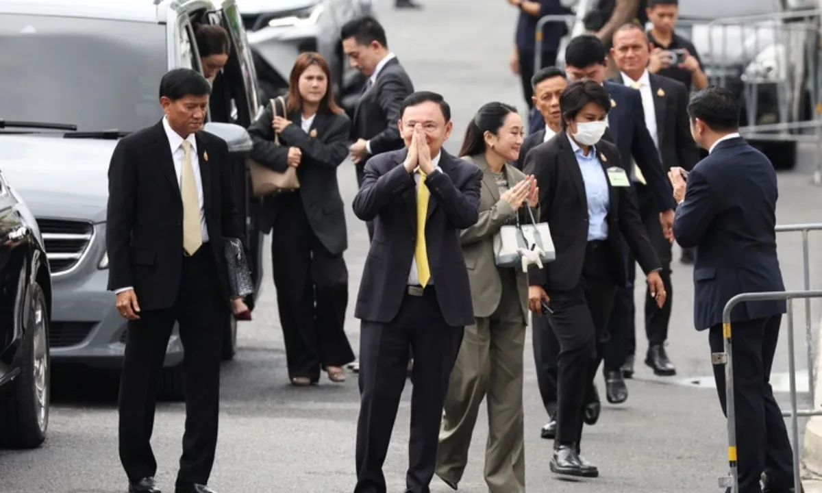 Ông Thaksin Shinawatra tiếp tục hầu tòa