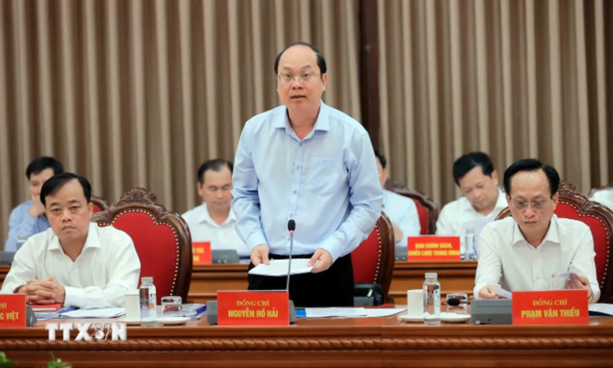 chu-tich-nuoc-luong-cuong-chu-tri-buoi-lam-viec-cua-bo-chinh-tri-voi-ban-thuong-vu-tinh-uy-ca-mau-8265406-2