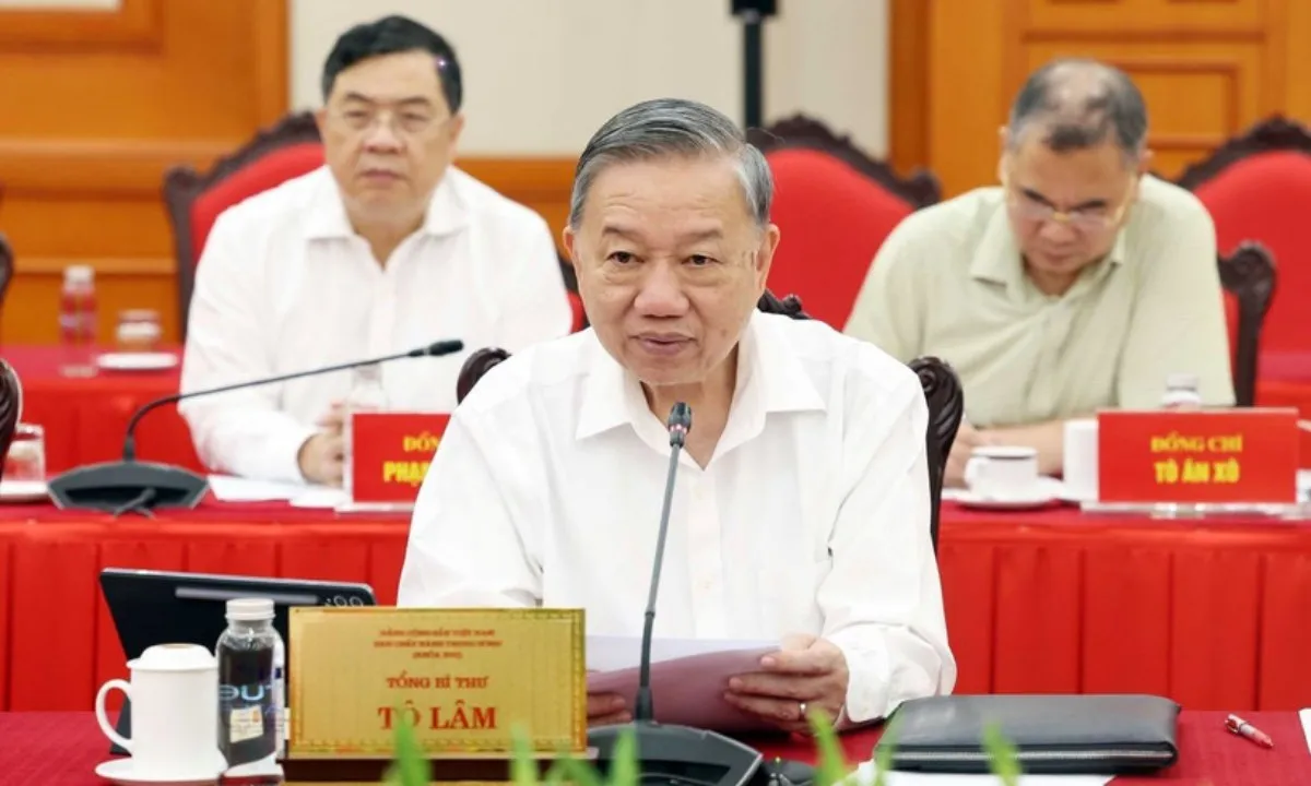 Tổng Bí thư: Đào tạo, quy hoạch, bổ sung cán bộ trẻ am hiểu công nghệ số