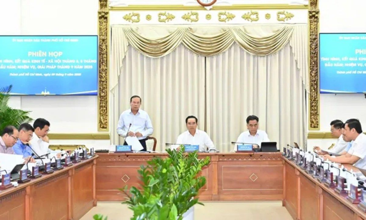 TPHCM bàn giải pháp với “bài toán” cán bộ: Vừa thừa vừa thiếu