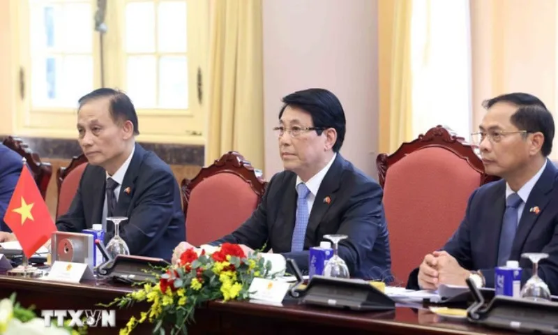 chu-tich-nuoc-luong-cuong-va-toan-quyen-australia-sam-mostyn-hoi-dam-10-2