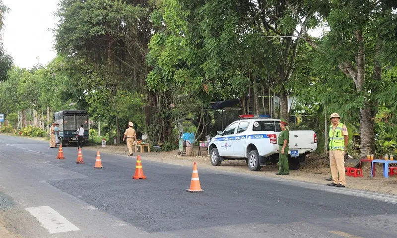 Lâm Đồng: Xử lý nghiêm tình trạng vi phạm giao thông của xe công vụ