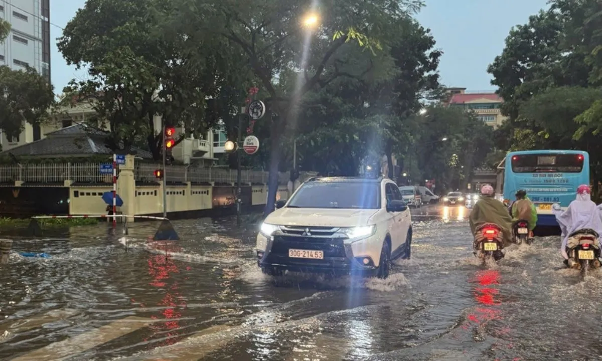 Đồng loạt cảnh báo trên cả nước mưa dông, lũ quét và sạt lở đất   