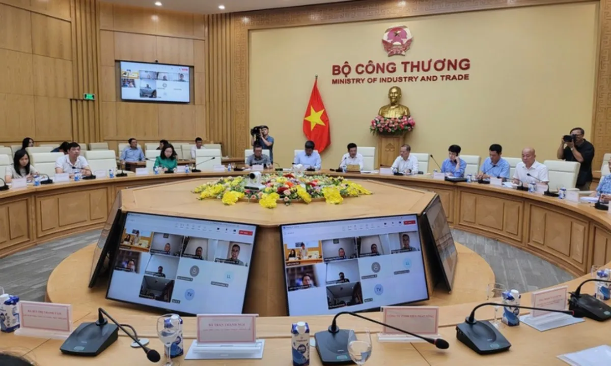 Bộ Công Thương họp khẩn về tình hình xuất khẩu gạo