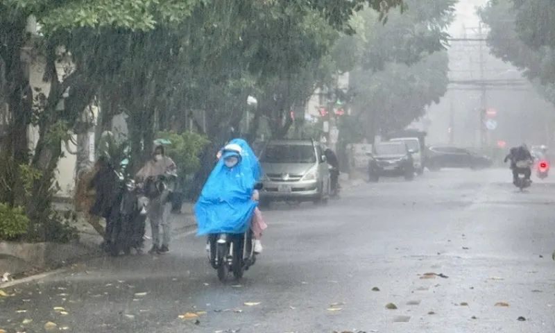 Cảnh báo lốc, sét và mưa lớn cục bộ Bắc Bộ