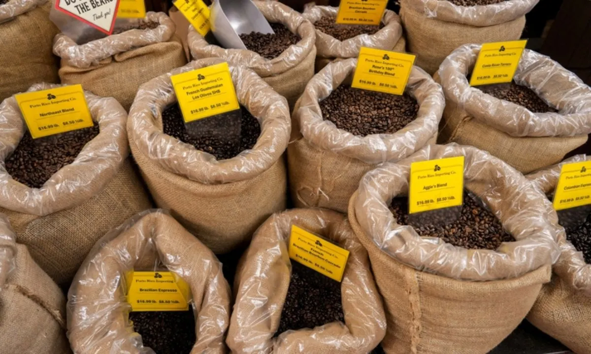 2025-09-11t040136z1726446467rc26nfach93hrtrmadp3usa-economy-1-17576490980321964974031