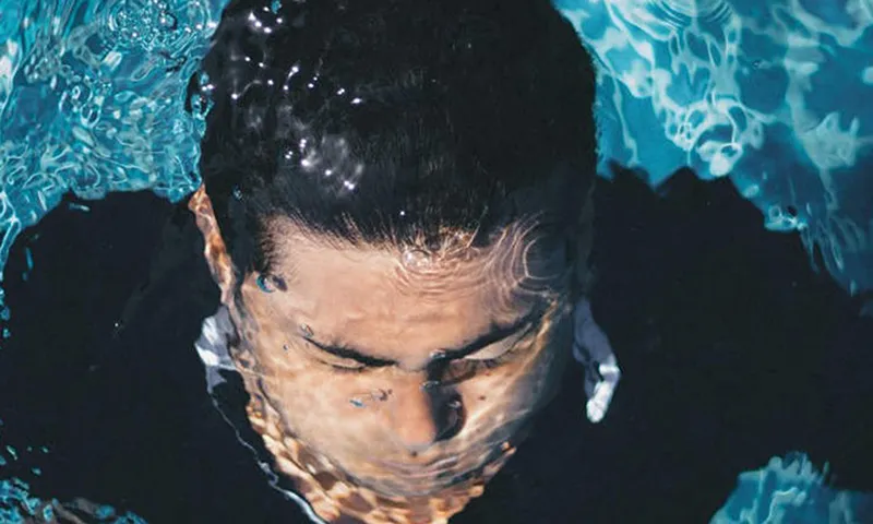 Một thợ lặn nín thở dưới nước được 29 phút, phá kỷ lục thế giới