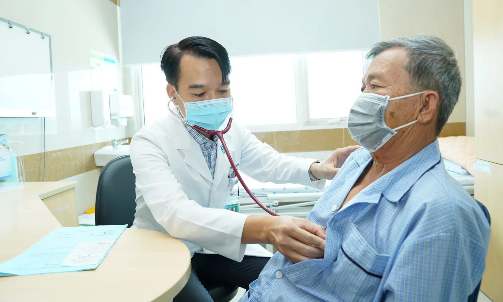 Người dân được miễn viện phí cơ bản theo lộ trình bảo hiểm y tế toàn dân