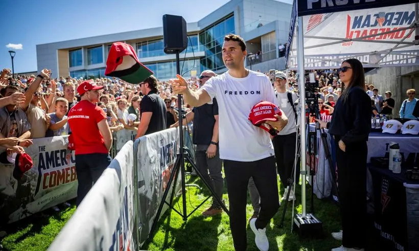 Mỹ truy tìm nghi phạm ám sát Charlie Kirk, treo thưởng 100.000 USD