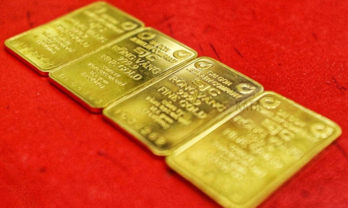 Giá vàng SJC lao dốc gần 2 triệu đồng/lượng