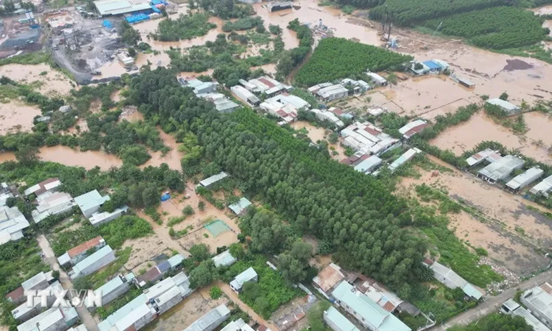 Đồng Nai: Gần 1.500 học sinh nghỉ học do trường ngập nước lũ