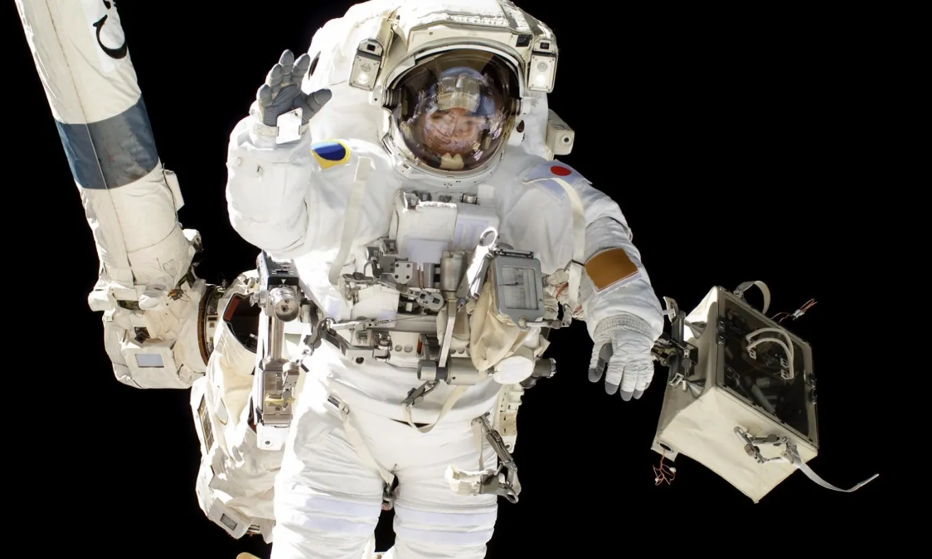 Cụ bà 80 tuổi mất 1 triệu yen vì tin lời “phi hành gia cần tiền mua oxy”