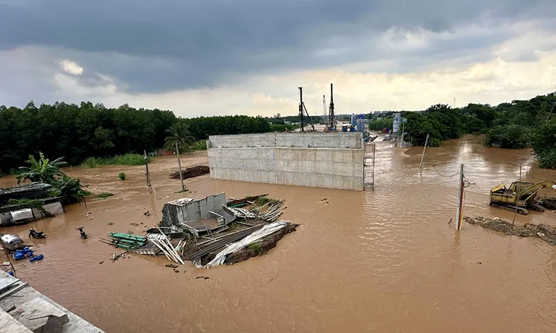 Vừa thi công vừa chống ngập trên cao tốc Biên Hòa - Vũng Tàu